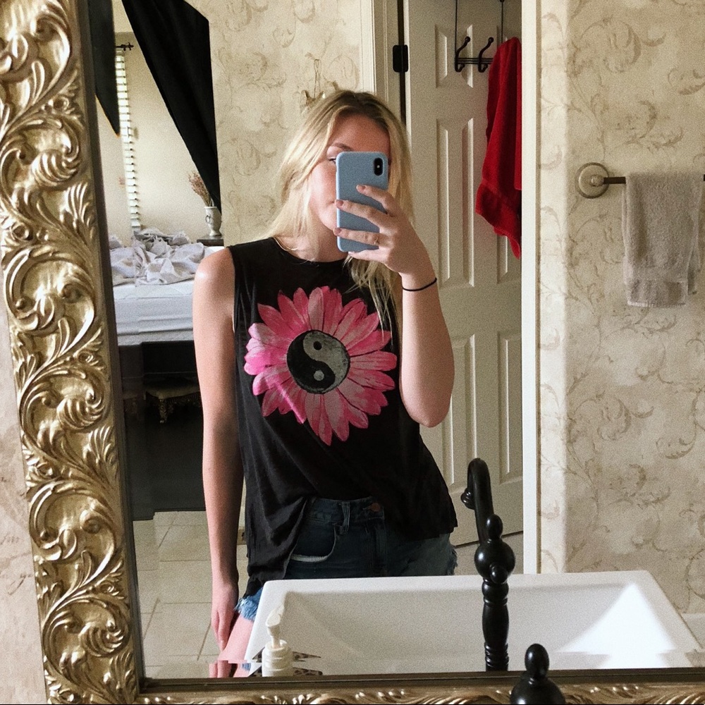 Yin Yang Flower Top
